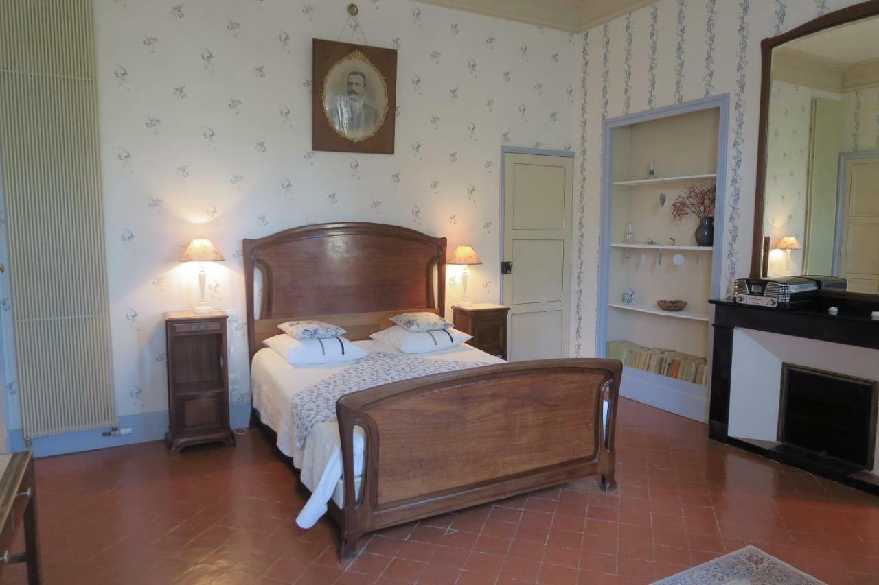 Le Domaine De Fraissinet Bed & Breakfast Ouveillan Екстериор снимка