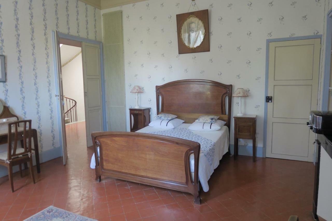 Le Domaine De Fraissinet Bed & Breakfast Ouveillan Екстериор снимка